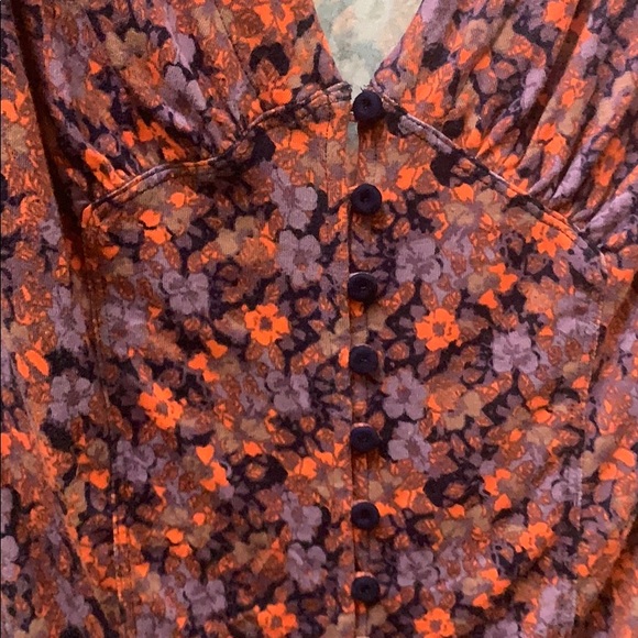 3/$20 Free People Floral Top - Picture 2 of 8